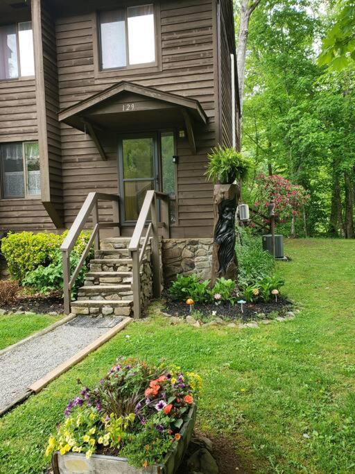 Вилла J.Creek Retreat, Creekside Townhouse +1 Car Garage Мегги-Вэлли Экстерьер фото